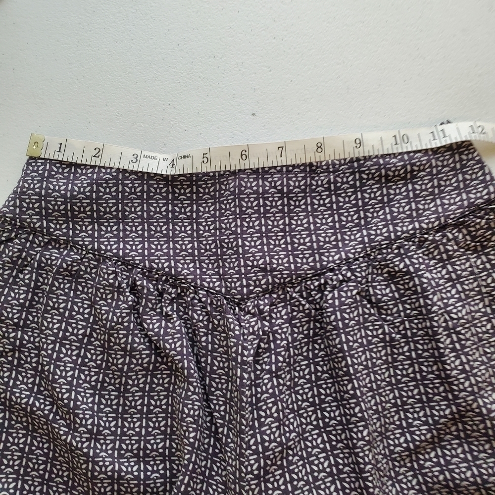 AMERICAN Eagle XS Pull on Shorts Black & white print Ruffled trim - Picture 5 of 9